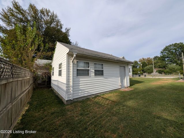 5010 Laughlin Ave, Louisville, KY 40214