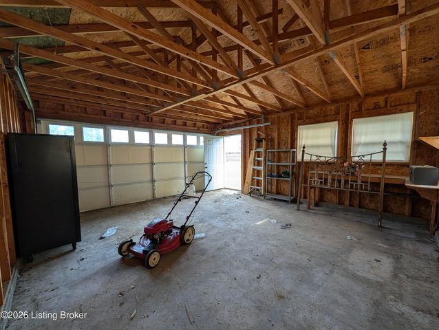 5010 Laughlin Ave, Louisville, KY 40214