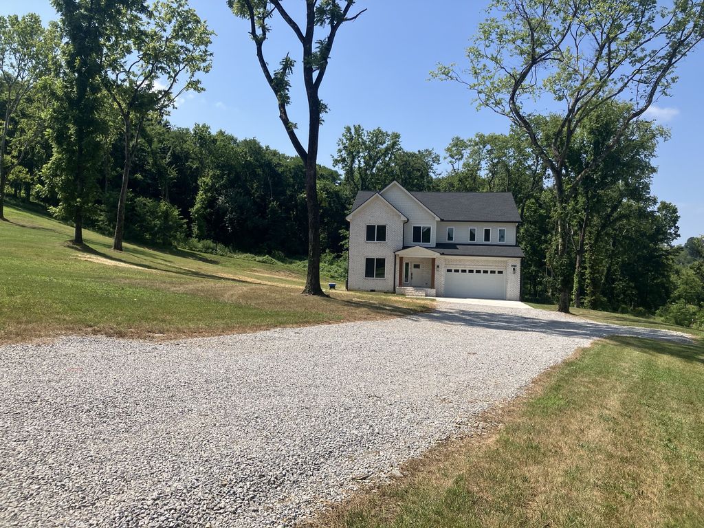 4275 Moore Ln, Culleoka, TN 38451