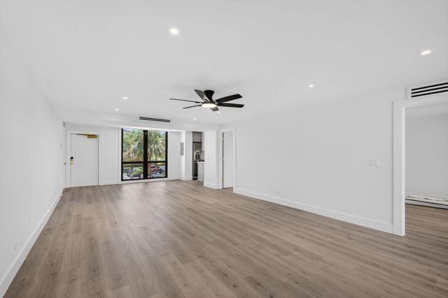 136 Lakeshore Drive, North Palm Beach, FL 33408