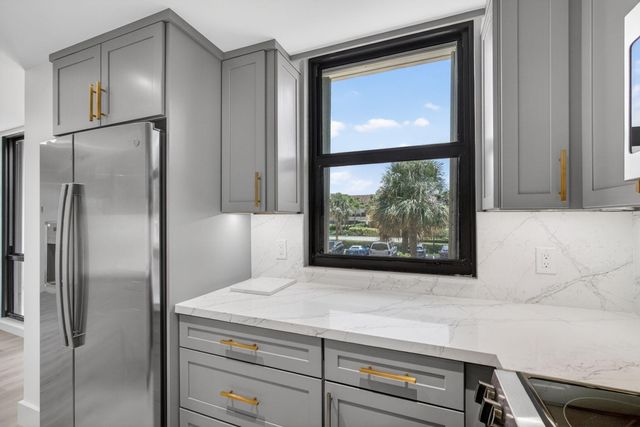 136 Lakeshore Drive, North Palm Beach, FL 33408