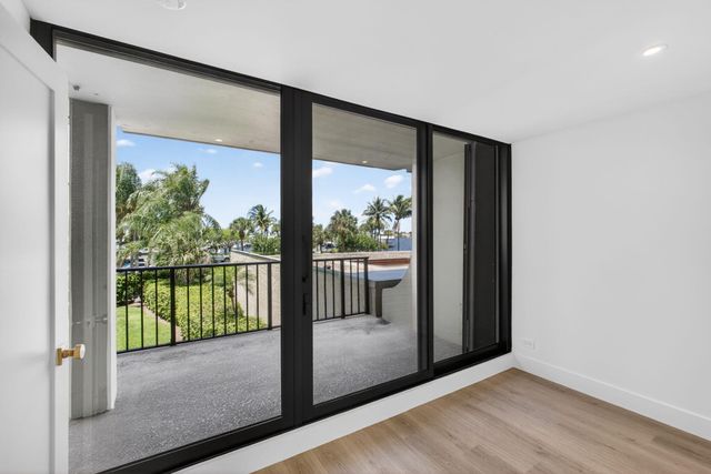 136 Lakeshore Drive, North Palm Beach, FL 33408