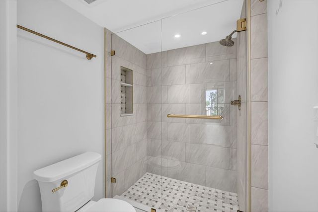 136 Lakeshore Drive, North Palm Beach, FL 33408