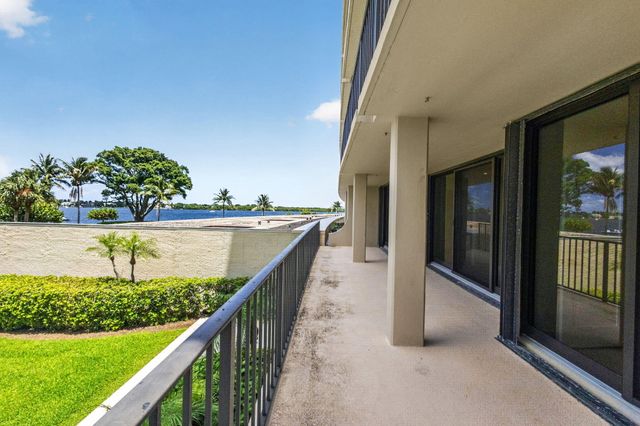 136 Lakeshore Drive, North Palm Beach, FL 33408