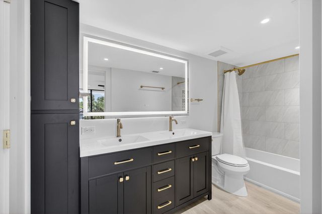 136 Lakeshore Drive, North Palm Beach, FL 33408