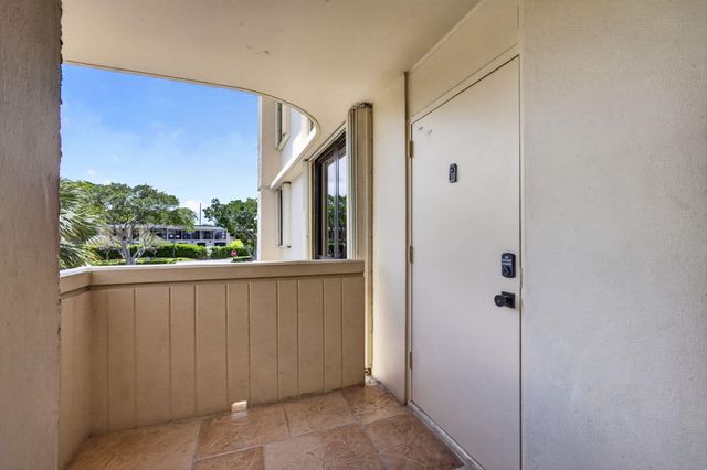 136 Lakeshore Drive, North Palm Beach, FL 33408