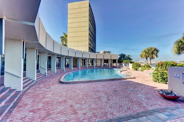 136 Lakeshore Drive, North Palm Beach, FL 33408