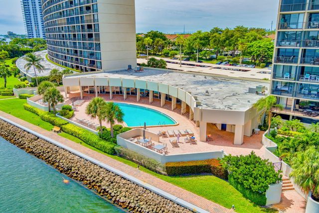 136 Lakeshore Drive, North Palm Beach, FL 33408