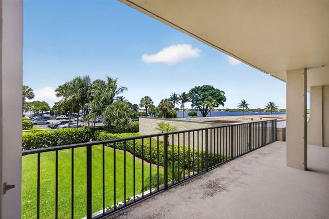 136 Lakeshore Drive, North Palm Beach, FL 33408