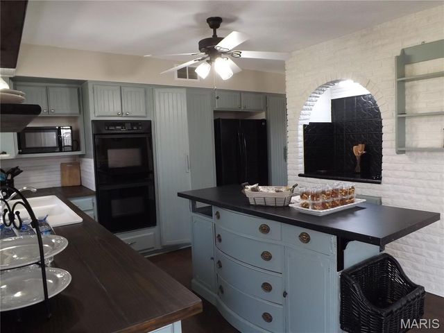 5697 Lake Tishomingo Road, Hillsboro, MO 63050