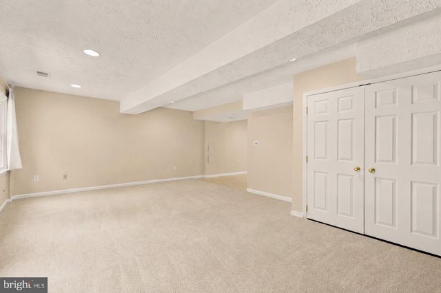 8221 DOCTOR CRAIK CT, Alexandria, VA 22306