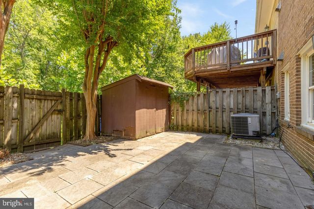 8221 DOCTOR CRAIK CT, Alexandria, VA 22306