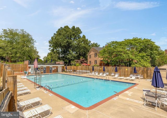 8221 DOCTOR CRAIK CT, Alexandria, VA 22306