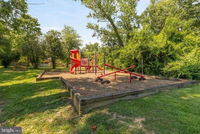 8221 DOCTOR CRAIK CT, Alexandria, VA 22306