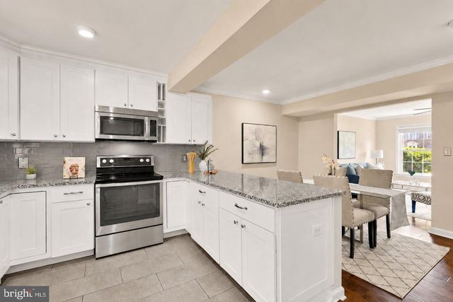 8221 DOCTOR CRAIK CT, Alexandria, VA 22306