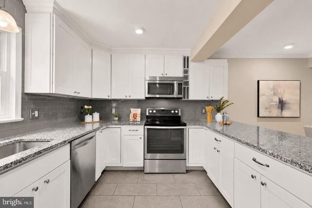 8221 DOCTOR CRAIK CT, Alexandria, VA 22306