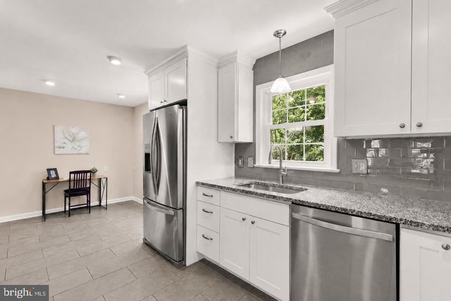 8221 DOCTOR CRAIK CT, Alexandria, VA 22306