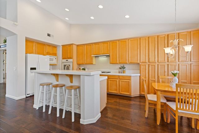 3264 Rock Creek Way, Roseville, CA 95747