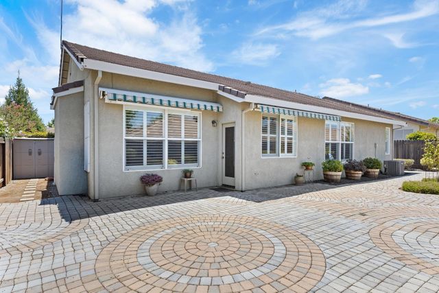 3264 Rock Creek Way, Roseville, CA 95747