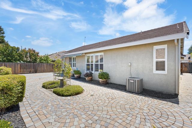 3264 Rock Creek Way, Roseville, CA 95747