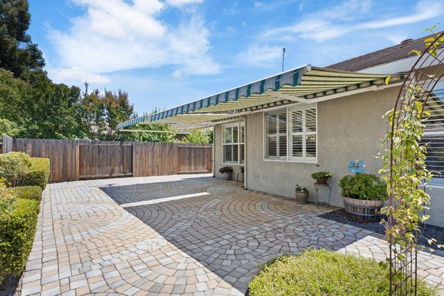 3264 Rock Creek Way, Roseville, CA 95747