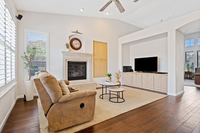 3264 Rock Creek Way, Roseville, CA 95747