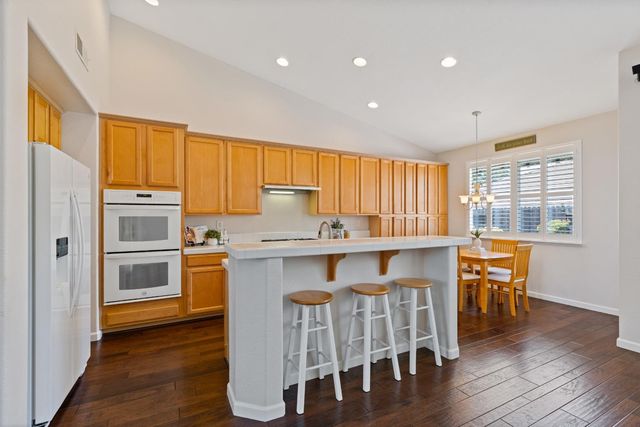 3264 Rock Creek Way, Roseville, CA 95747