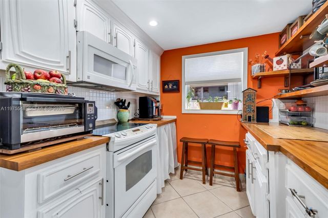 2300 SW 22nd Ave 109, Delray Beach, FL 33445