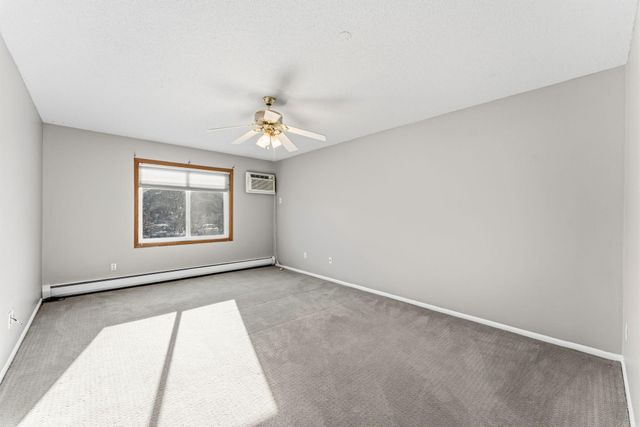 10311 Cedar Lake Road 103, Minnetonka, MN 55305