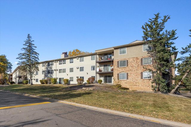 10311 Cedar Lake Road 103, Minnetonka, MN 55305