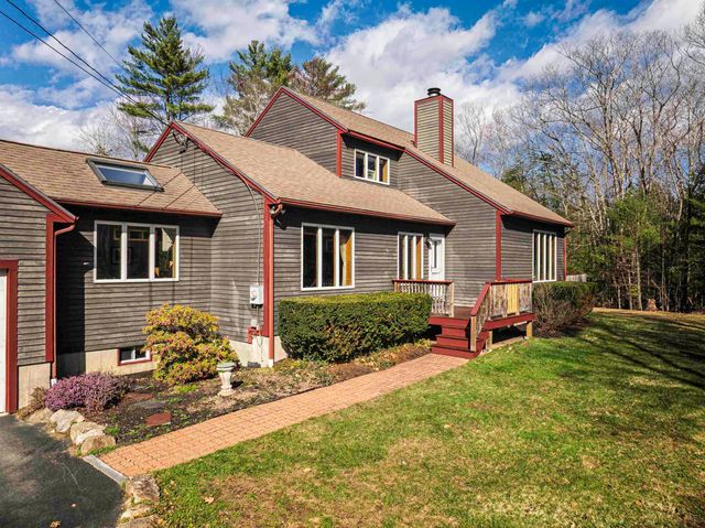 81 Deer Ridge Drive, Barrington, NH 03825