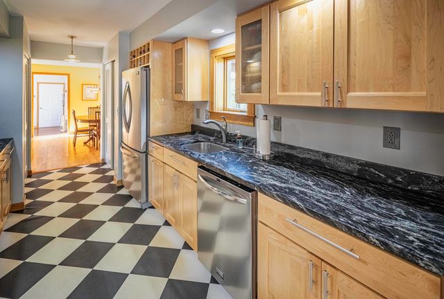81 Deer Ridge Drive, Barrington, NH 03825