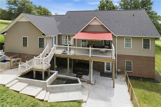 509 Horseshoe Drive, Seneca, SC 29678