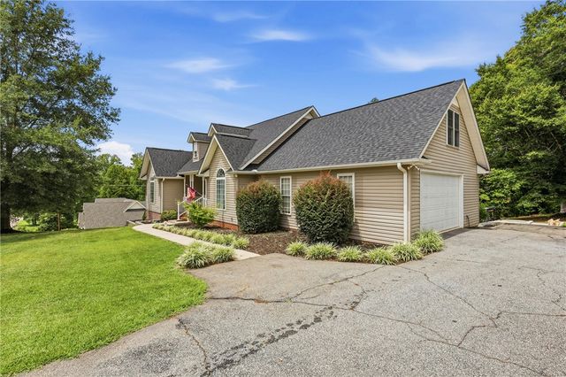 509 Horseshoe Drive, Seneca, SC 29678