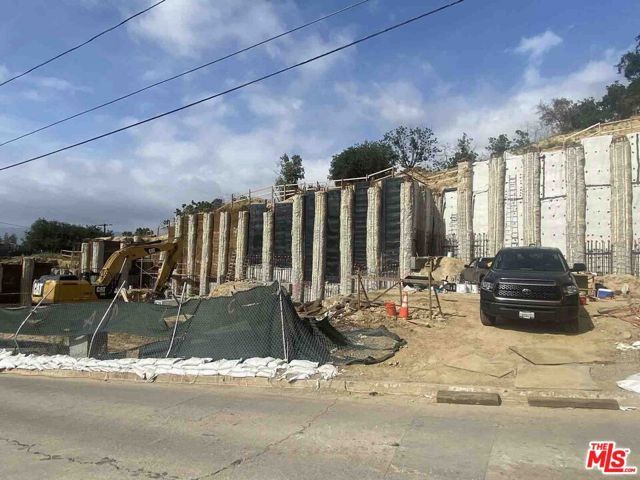 2350 Lake Shore Avenue, Los Angeles, CA 90039