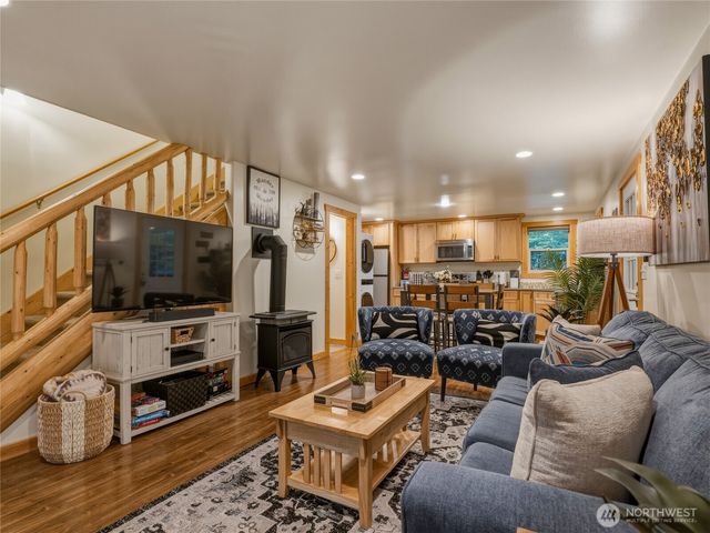 7482 Miller Way, Deming, WA 98244