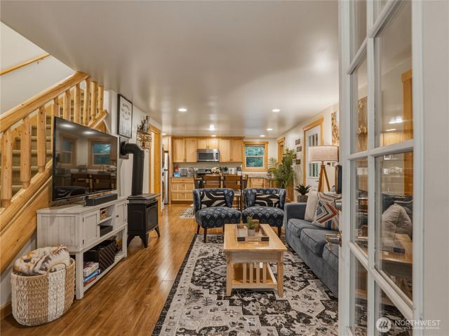 7482 Miller Way, Deming, WA 98244