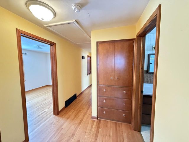 1406 HENRY STREET, Neenah, WI 54956