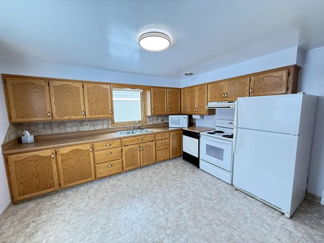 1406 HENRY STREET, Neenah, WI 54956