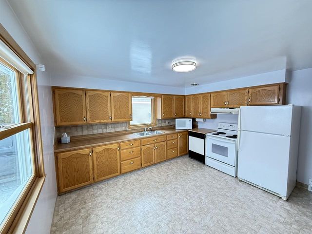 1406 HENRY STREET, Neenah, WI 54956