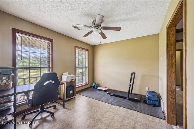 1570 Yorkhaven Drive, Horn Lake, MS 38637