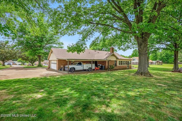 1570 Yorkhaven Drive, Horn Lake, MS 38637