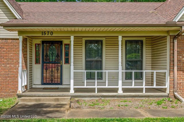 1570 Yorkhaven Drive, Horn Lake, MS 38637