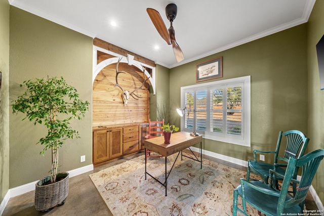 34 Rusty Spur Dr, Fredericksburg, TX 78624