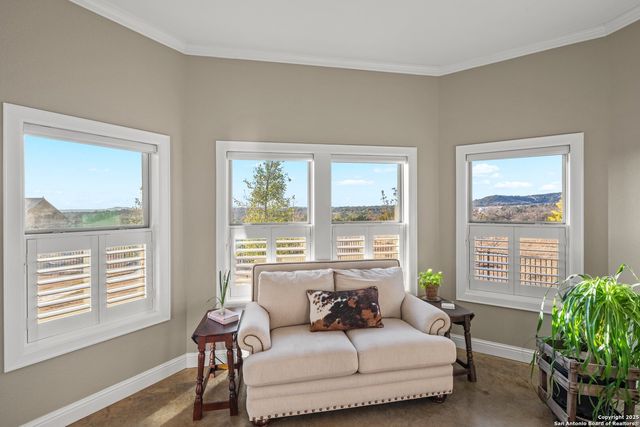 34 Rusty Spur Dr, Fredericksburg, TX 78624