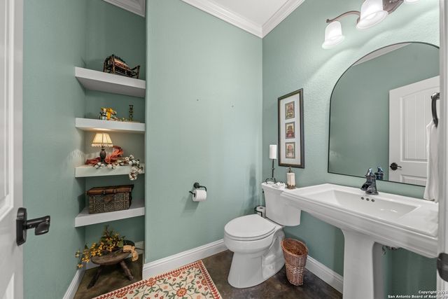 34 Rusty Spur Dr, Fredericksburg, TX 78624