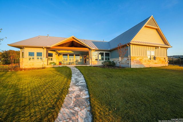 34 Rusty Spur Dr, Fredericksburg, TX 78624