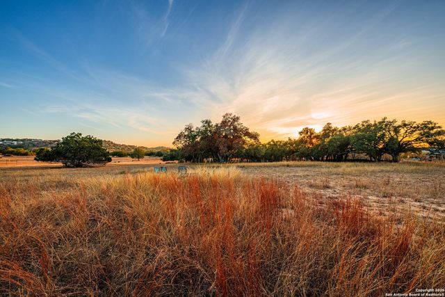 34 Rusty Spur Dr, Fredericksburg, TX 78624