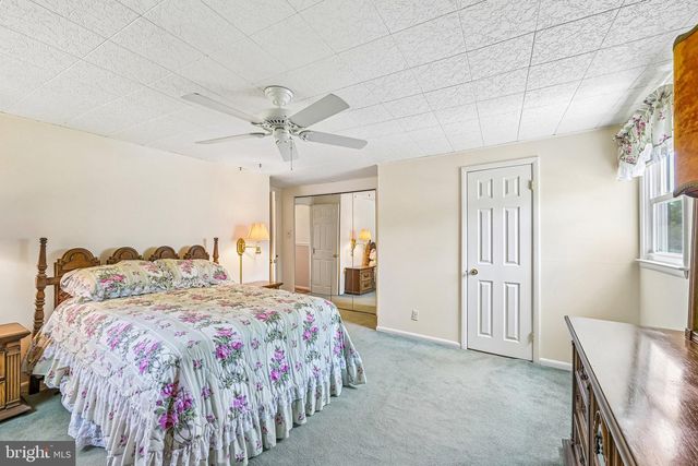 138 BRENTWOOD DR, Mount Laurel, NJ 08054