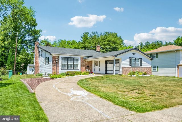 138 BRENTWOOD DR, Mount Laurel, NJ 08054